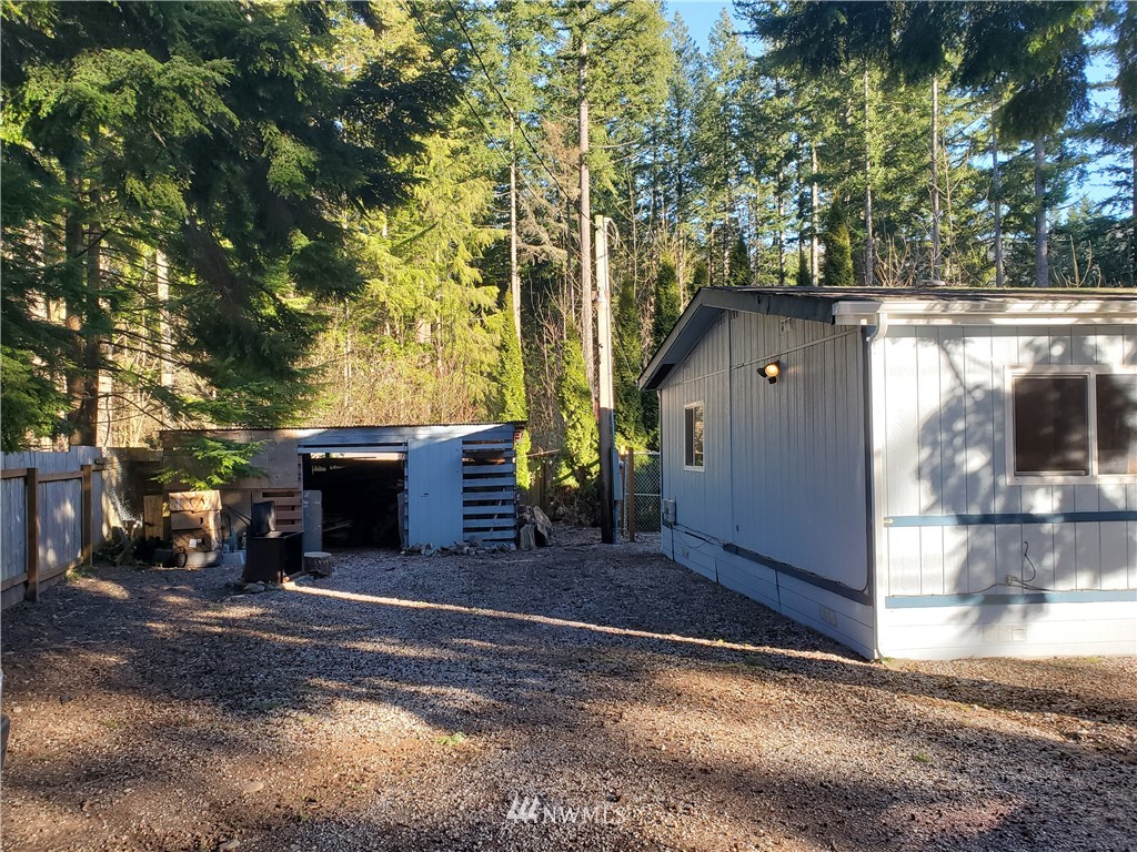 6194 Shamrock Road Maple Falls, WA 98266 - Photo 5 of 25 Gallery Image 5