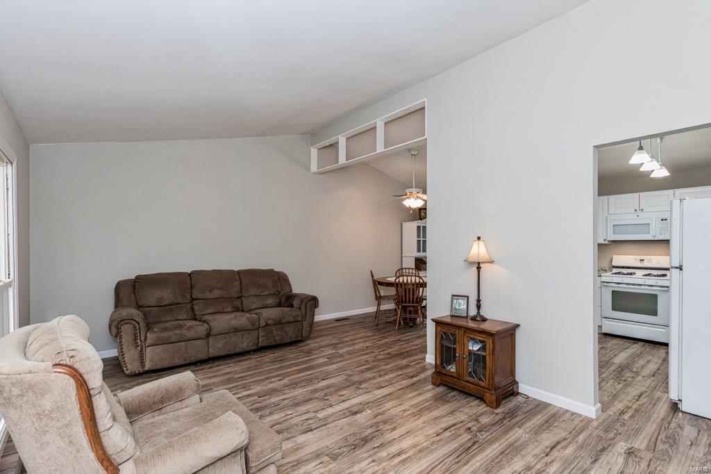 21 Deerpath Drive St. Peters, MO 63376 - Photo 3 of 20