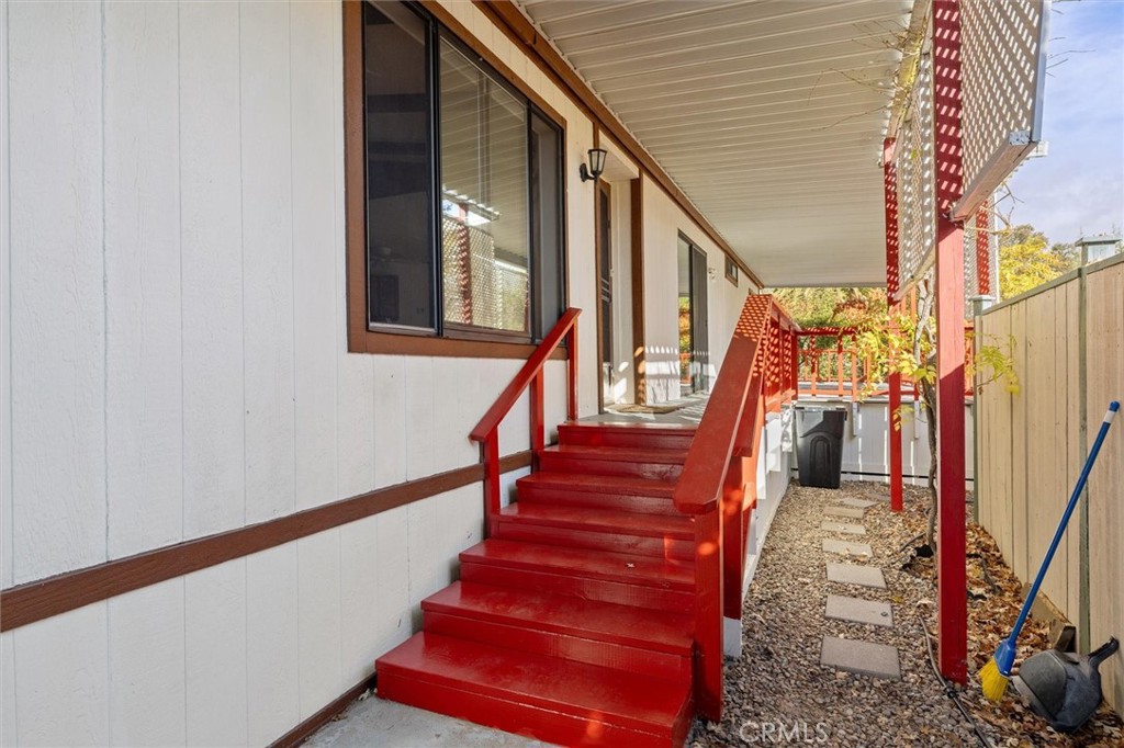 32 Via Santa Barbara, Unit 32 Paso Robles, CA 93446 - Photo 25 of 42 Front Porch