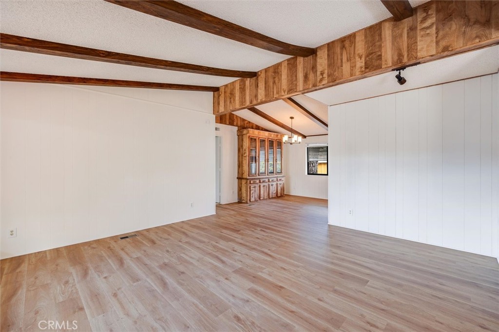 32 Via Santa Barbara, Unit 32 Paso Robles, CA 93446 - Photo 3 of 42 Living Area