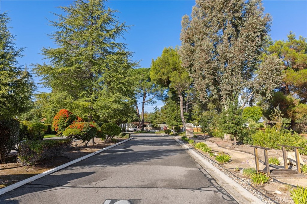 32 Via Santa Barbara, Unit 32 Paso Robles, CA 93446 - Photo 34 of 42 Entry into Park