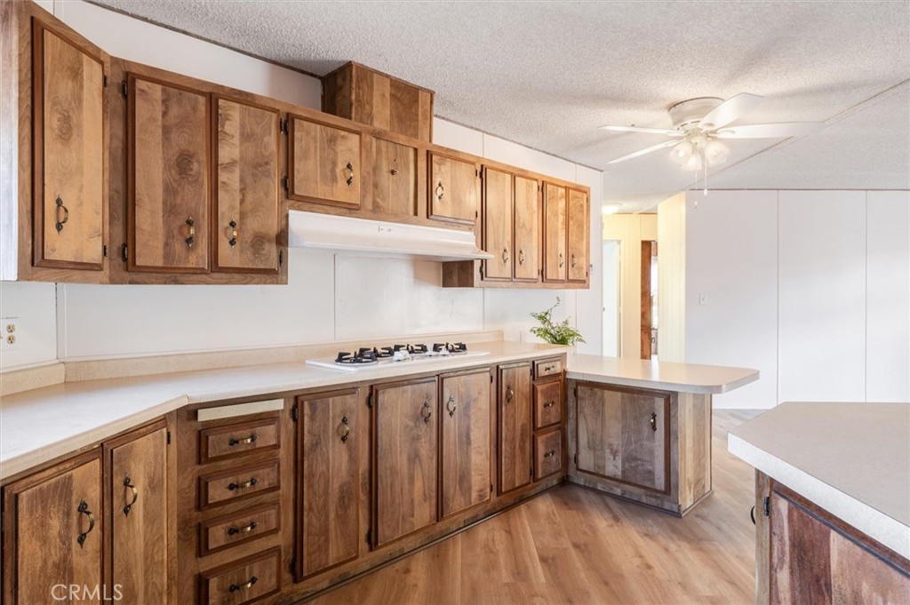 32 Via Santa Barbara, Unit 32 Paso Robles, CA 93446 - Photo 6 of 42 Kitchen