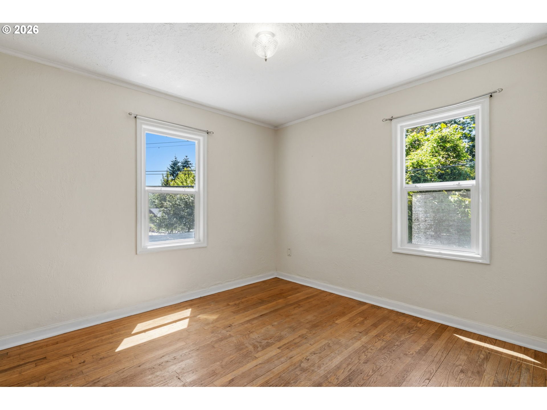 9540 Southwest Terwilliger Boulevard Portland, OR 97219 - Photo 27 of 44