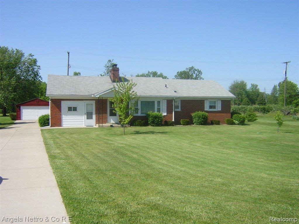 37150 Pennsylvania Road Romulus, MI 48174 - Photo 2 of 17 Front & driveway 002.JPG