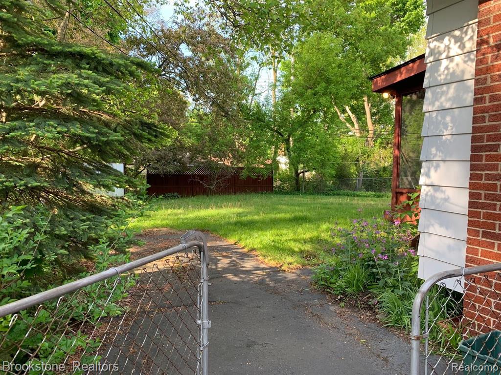 148 Highland Avenue Rochester, MI 48307 - Photo 8 of 32