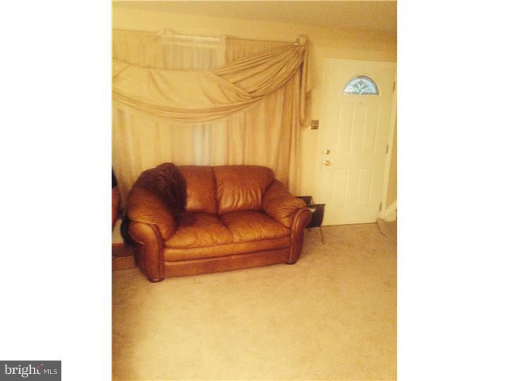 2 Rittenhouse Court Willingboro, NJ 08046 - Photo 3 of 12 Living Room