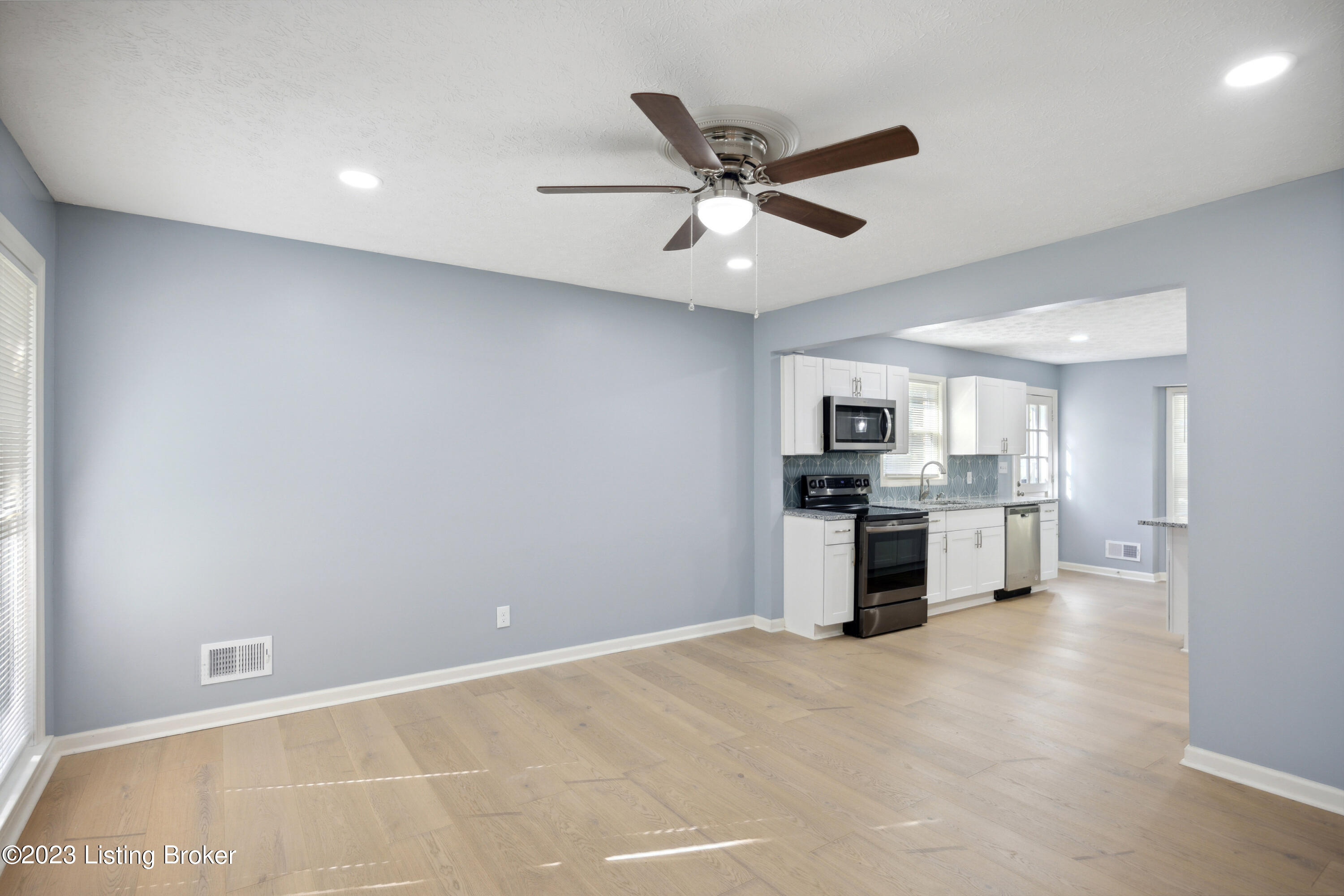 7604 Charron Road Louisville, KY 40220 - Photo 18 of 54 15