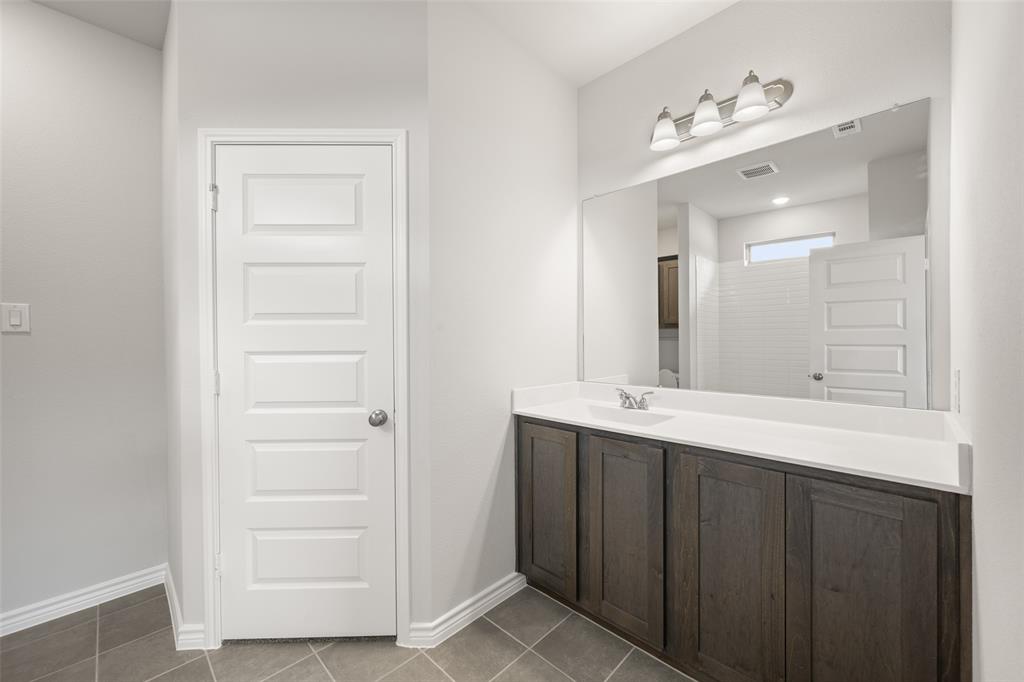 3121-3123 Long Rope Lane Denton, TX 76209 - Photo 17 of 29 3121-3123 Long Rope- Primary Suite-3