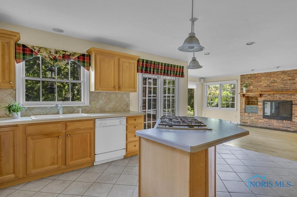 3432 Corey Road Toledo, OH 43615 - Photo 15 of 38 Add your barstools at the counter!