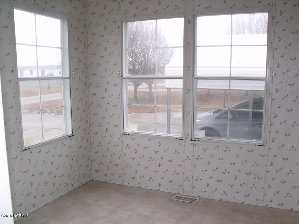 10573 Gaskill Farm Road Whitakers, NC 27891 - Photo 19 of 19 98 DINETTE