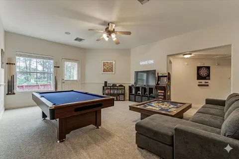 $750,000 | 11 East French Oaks Circle, The Woodlands, TX 77382