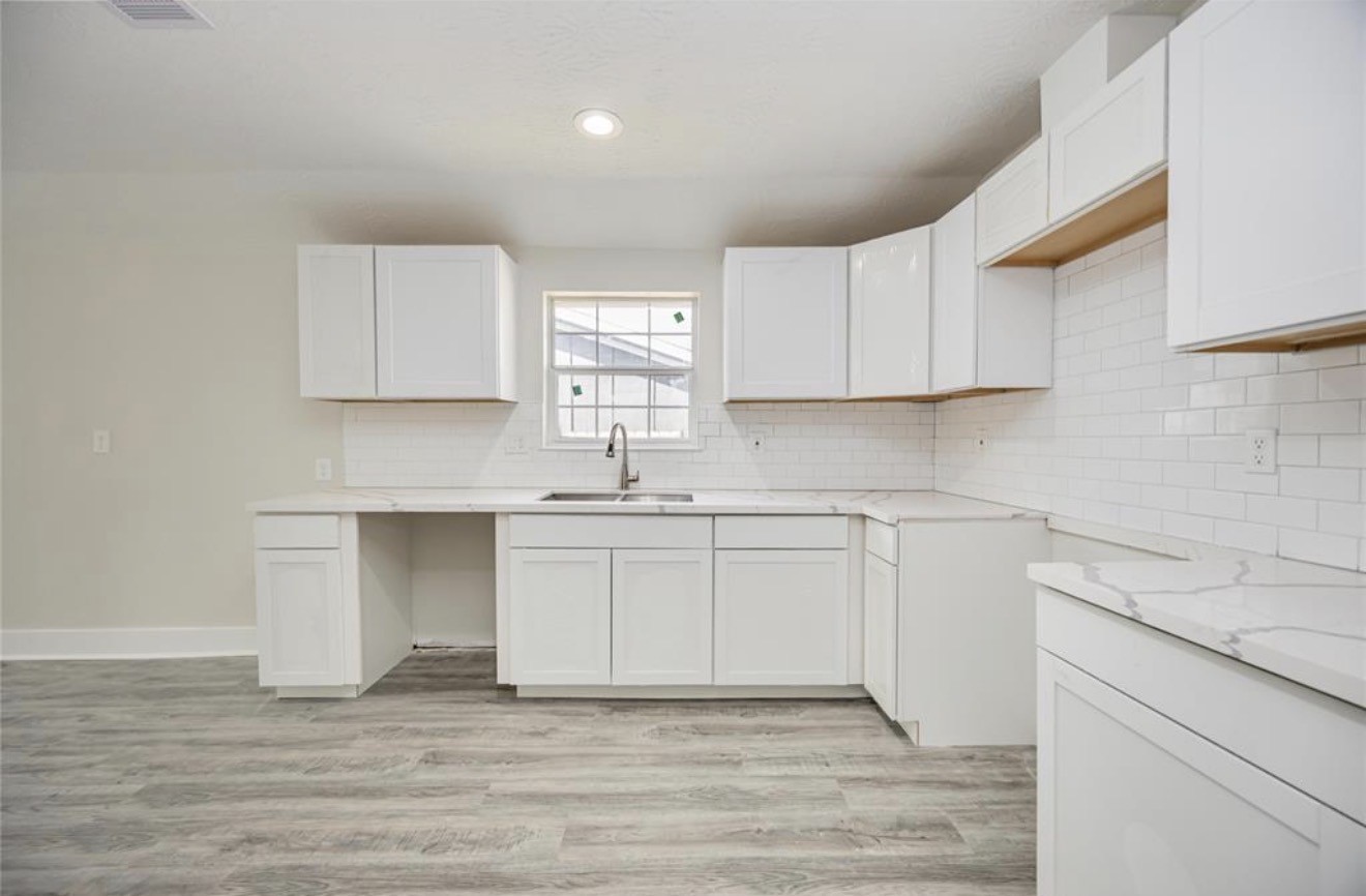 7921 Little Street Houston, TX 77028 - Photo 8 of 20