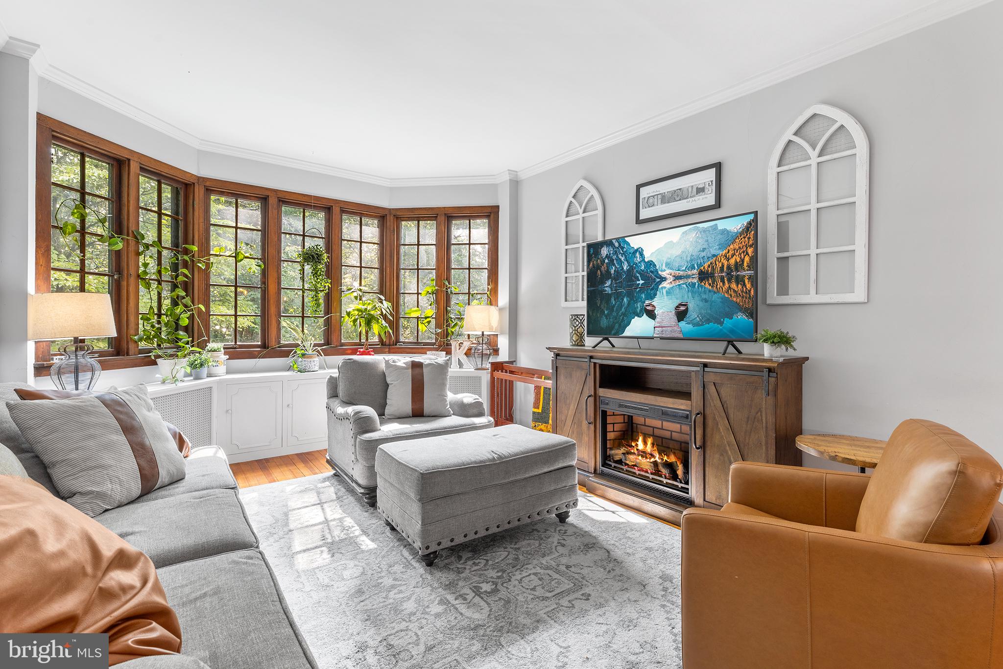 238 Fox Road Media, PA 19063 - Photo 7 of 74 a living room with furniture and a large window