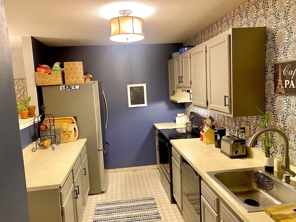 46 Evergreen Road, Unit 106 Northampton, MA 01053 - Photo 12 of 21