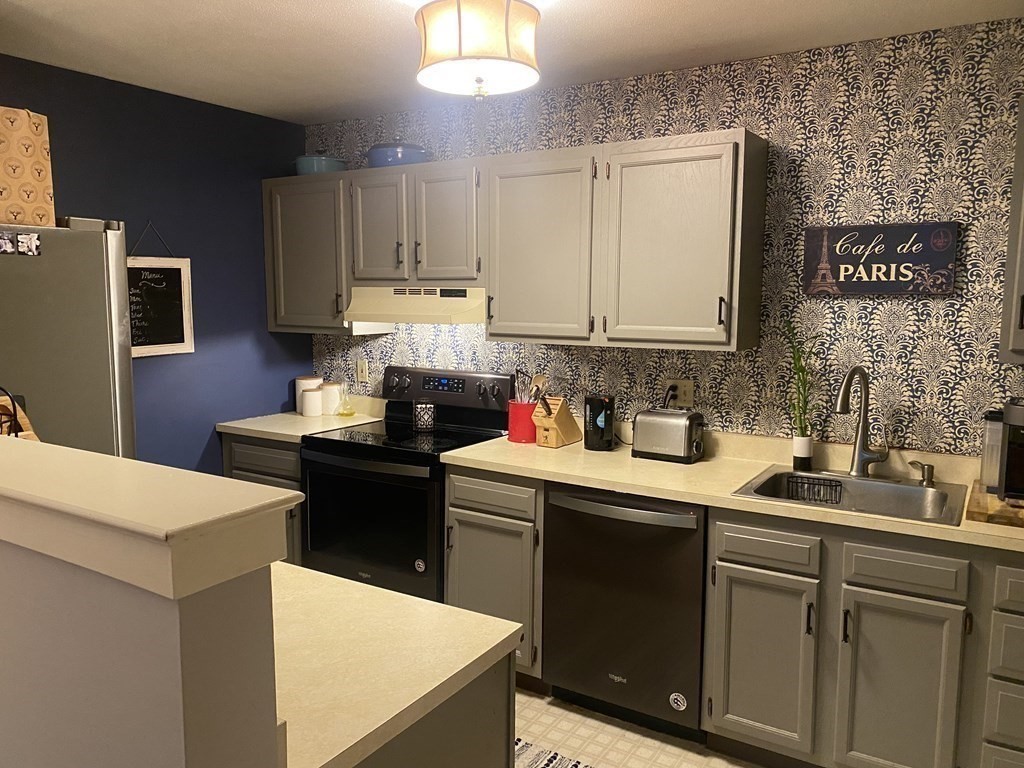 46 Evergreen Road, Unit 106 Northampton, MA 01053 - Photo 14 of 21
