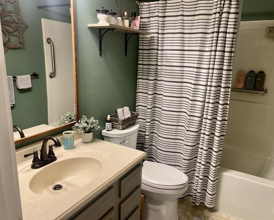 46 Evergreen Road, Unit 106 Northampton, MA 01053 - Photo 15 of 21