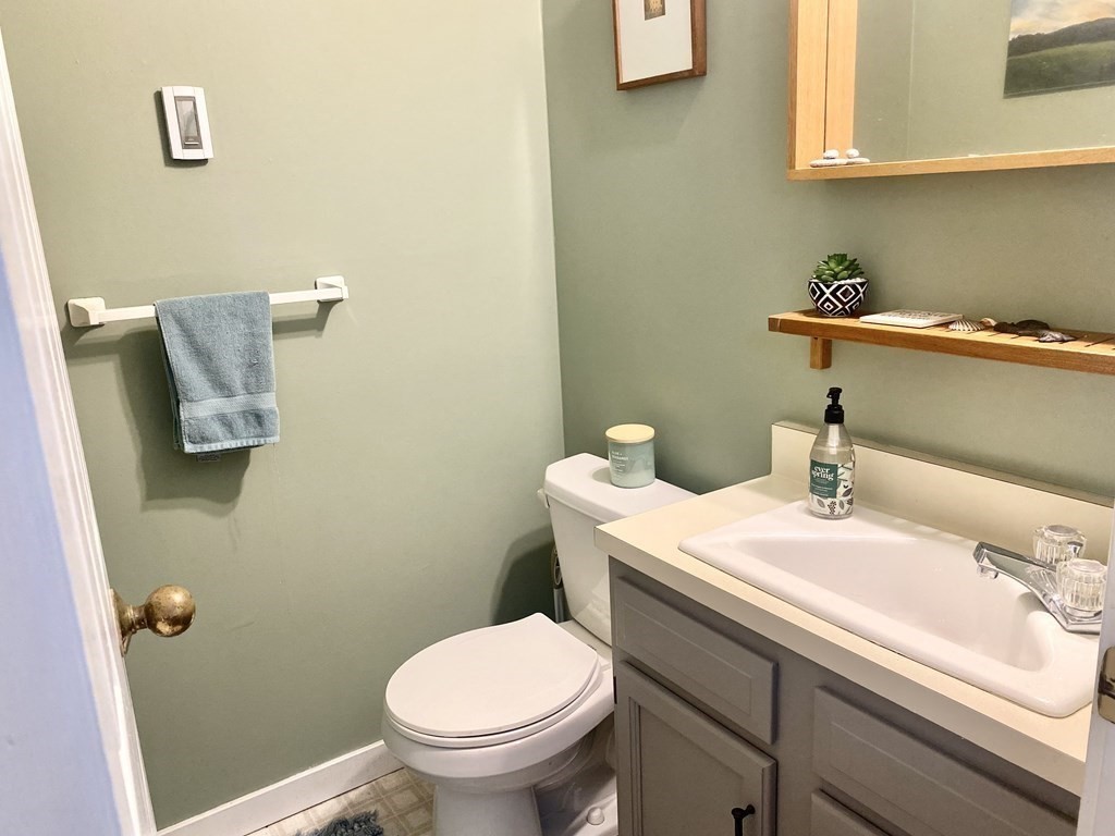 46 Evergreen Road, Unit 106 Northampton, MA 01053 - Photo 18 of 21