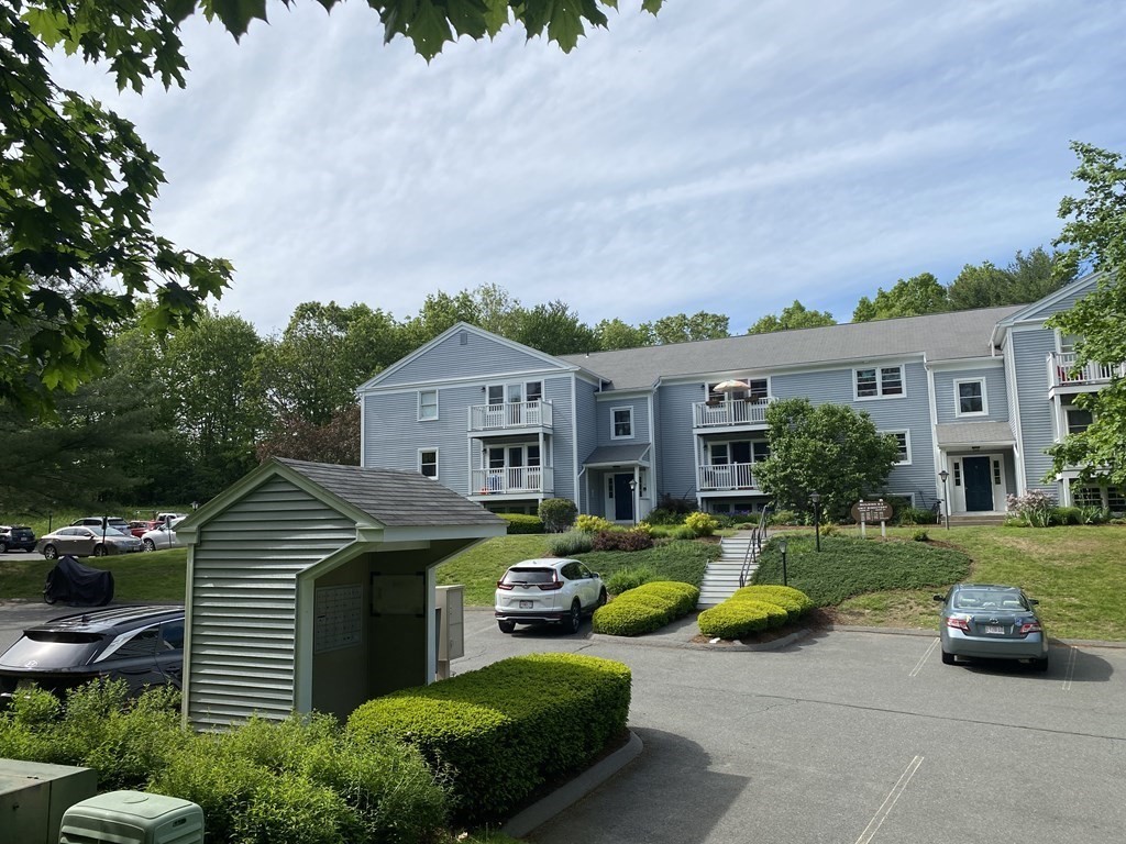 46 Evergreen Road, Unit 106 Northampton, MA 01053 - Photo 4 of 21