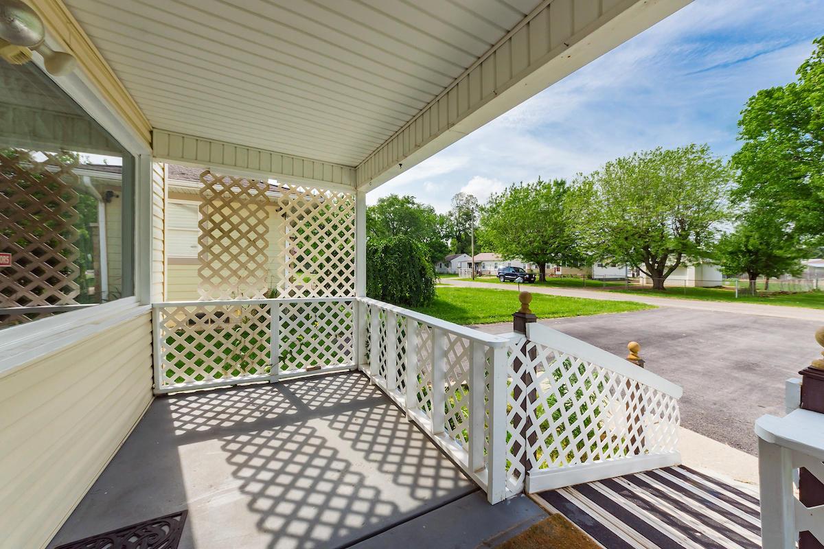 593 Stockbridge Road Columbus, OH 43207 - Photo 5 of 29 Gallery Image 5