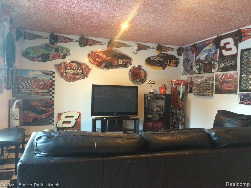 4064 East Coldwater Road Flint, MI 48506 - Photo 27 of 53 Main Floor Rec Room