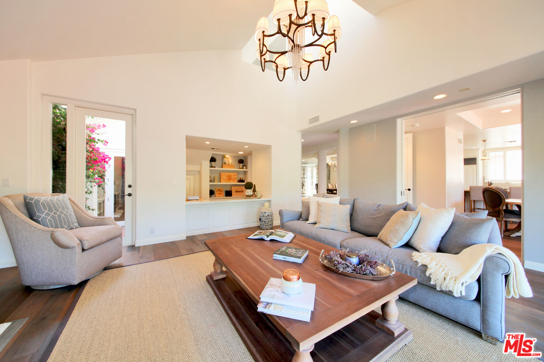 12695 Promontory Road Los Angeles, CA 90049 - Photo 2 of 52