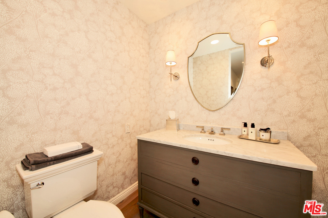 12695 Promontory Road Los Angeles, CA 90049 - Photo 21 of 52