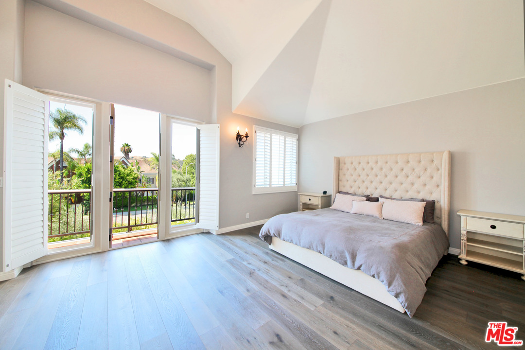 12695 Promontory Road Los Angeles, CA 90049 - Photo 27 of 52