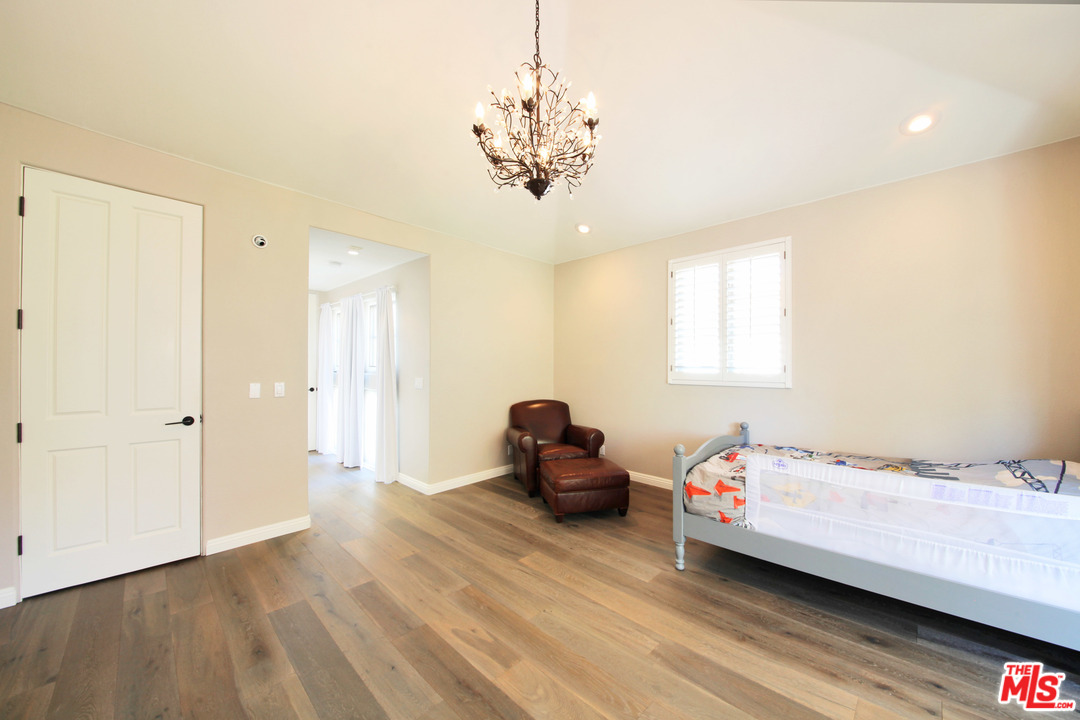 12695 Promontory Road Los Angeles, CA 90049 - Photo 32 of 52