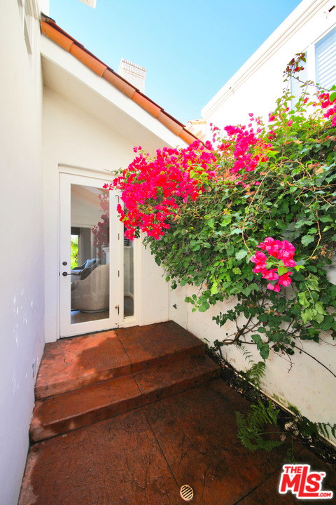 12695 Promontory Road Los Angeles, CA 90049 - Photo 35 of 52