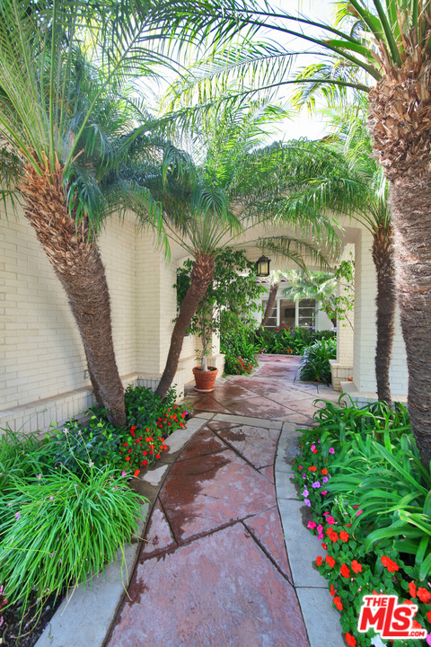 12695 Promontory Road Los Angeles, CA 90049 - Photo 39 of 52