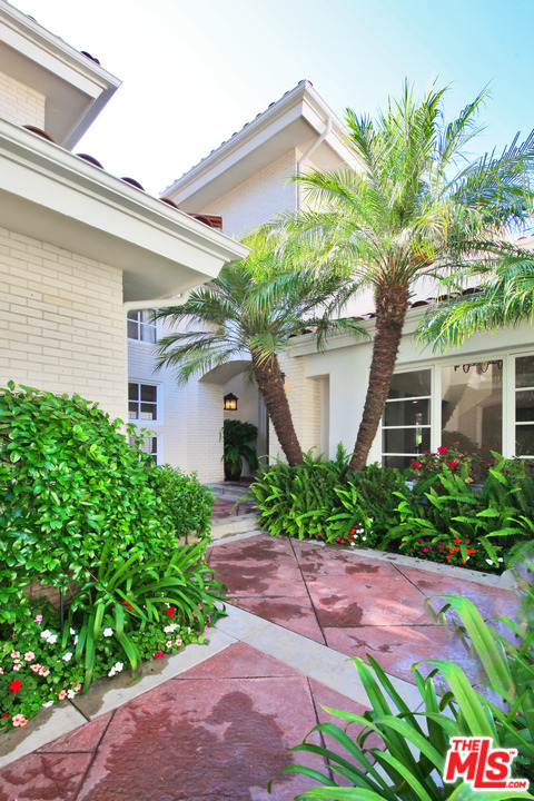 12695 Promontory Road Los Angeles, CA 90049 - Photo 40 of 52