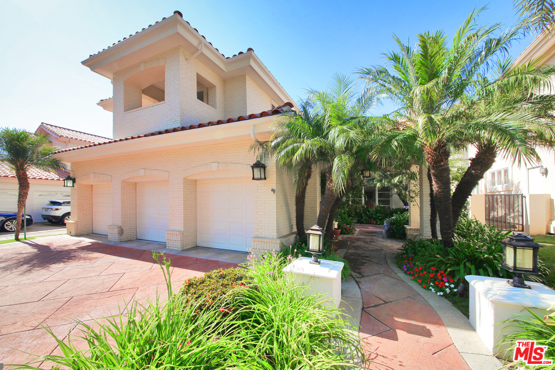 12695 Promontory Road Los Angeles, CA 90049 - Photo 42 of 52