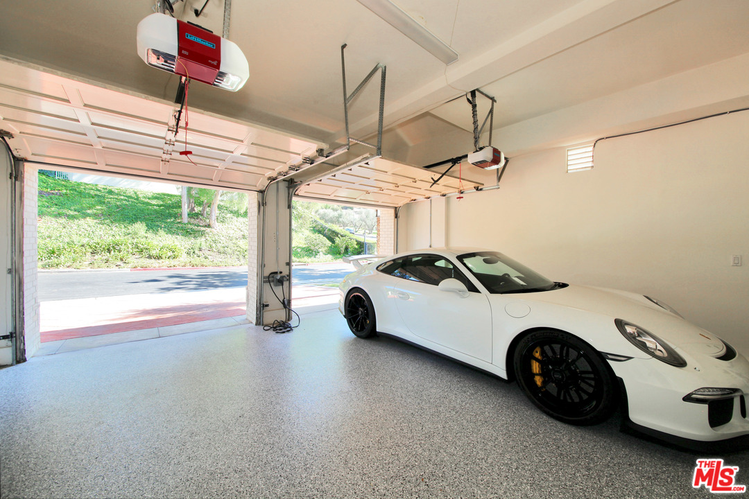 12695 Promontory Road Los Angeles, CA 90049 - Photo 43 of 52