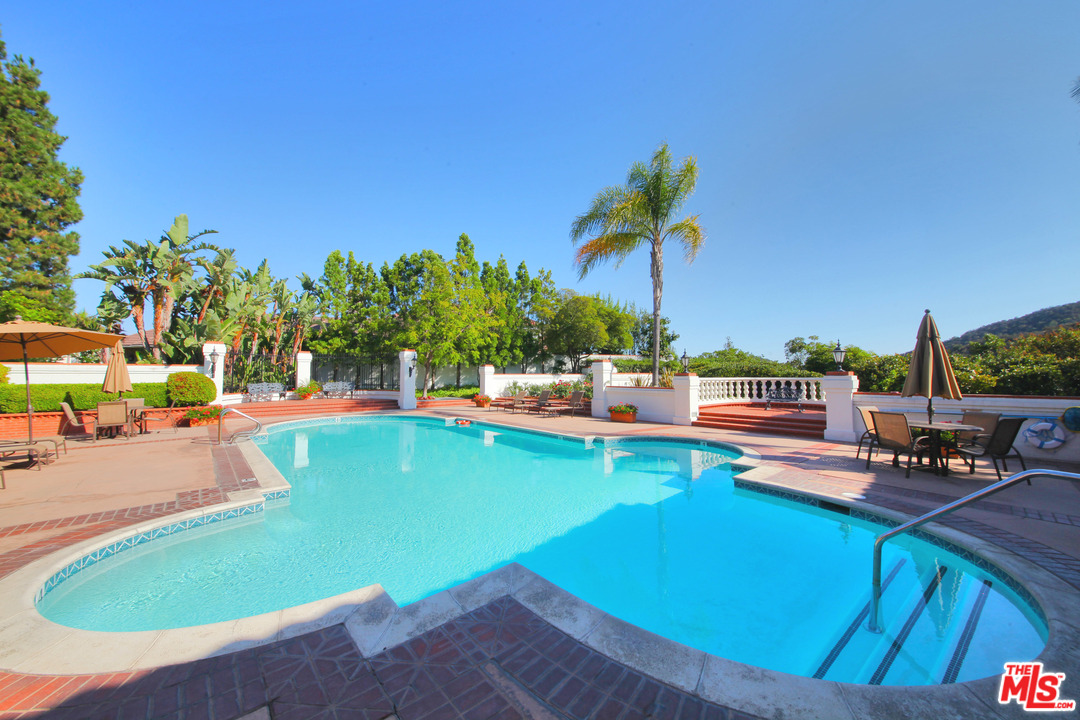 12695 Promontory Road Los Angeles, CA 90049 - Photo 49 of 52