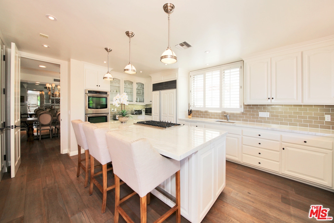 12695 Promontory Road Los Angeles, CA 90049 - Photo 8 of 52