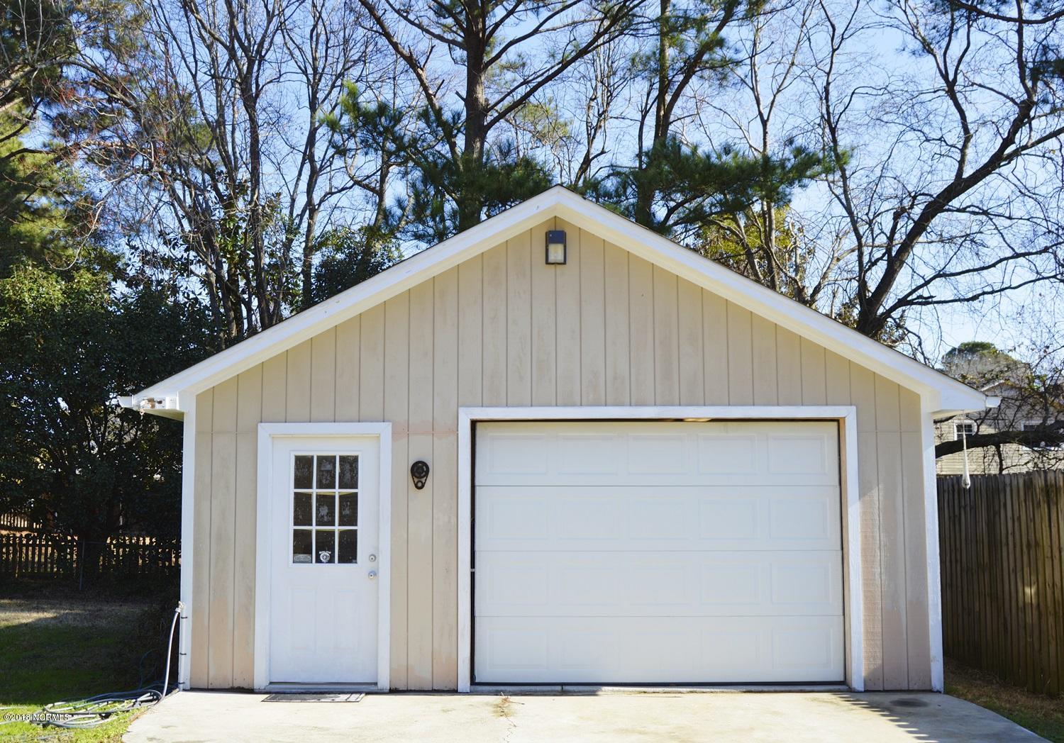 313 North Hampton Road Wilmington, NC 28409 - Photo 19 of 22 08 - 313 N Hampton - Detached Garage