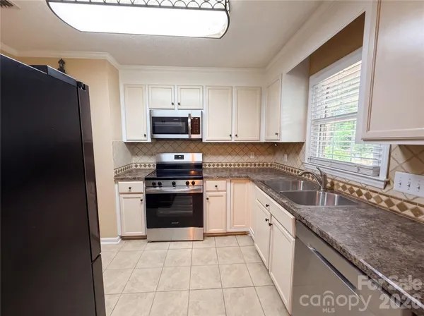 $210,000 | 815 Jamestown Drive, Unit 3, Gastonia, NC 28056