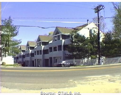1 Beaver Brook Road, Unit 33 Danbury, CT 06810 - Photo 1 of 1