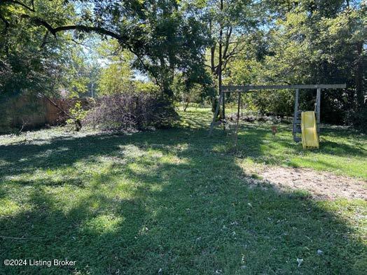 2428 Donna Road Louisville, KY 40216 - Photo 33 of 33 Yard