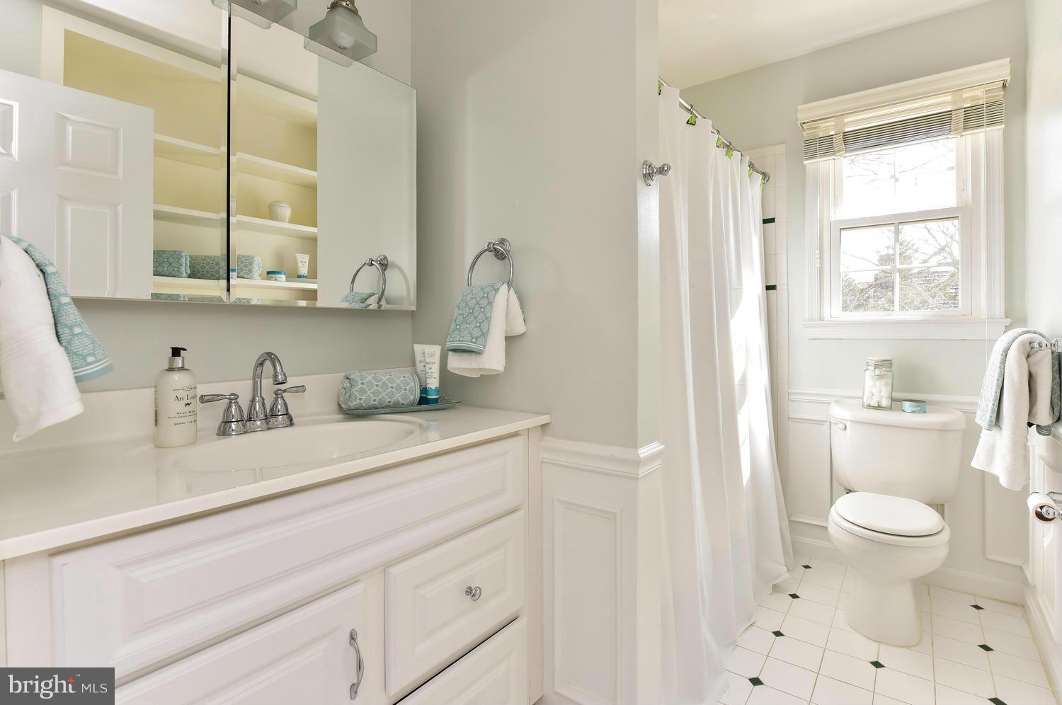 1725 Stonebridge Road Alexandria, VA 22304 - Photo 14 of 22 Bath