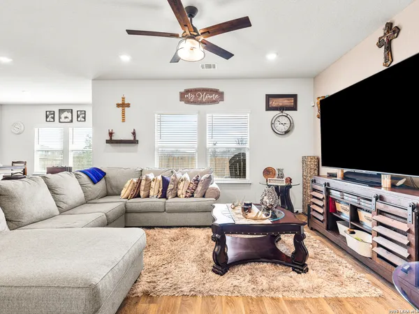 $2,000 | 12022 Chelan River, San Antonio, TX 78245