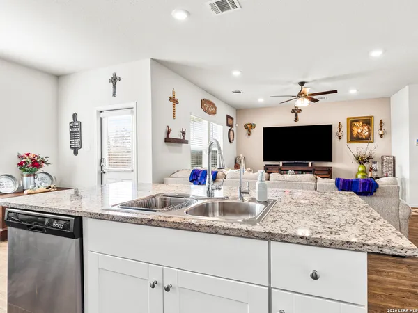 $2,000 | 12022 Chelan River, San Antonio, TX 78245