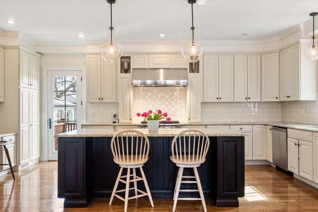 36 Druce Street Brookline, MA 02445 - Photo 7 of 36