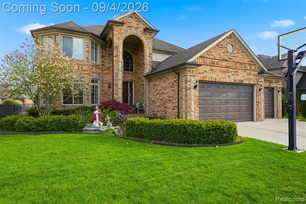 $599,999 | 19330 Middle Branch Drive, Macomb, MI 48044
