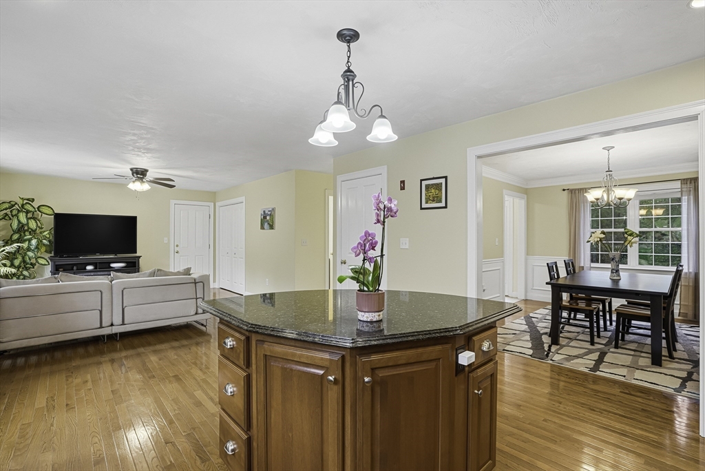 378 Moon Hill Road Northbridge, MA 01534 - Photo 9 of 38