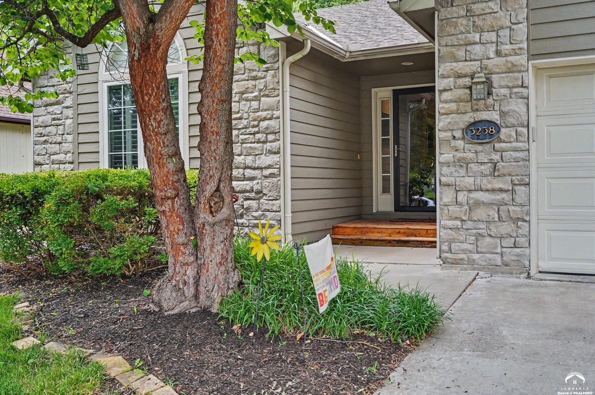 3238 Huntington Road Lawrence, KS 66049 - Photo 4 of 49