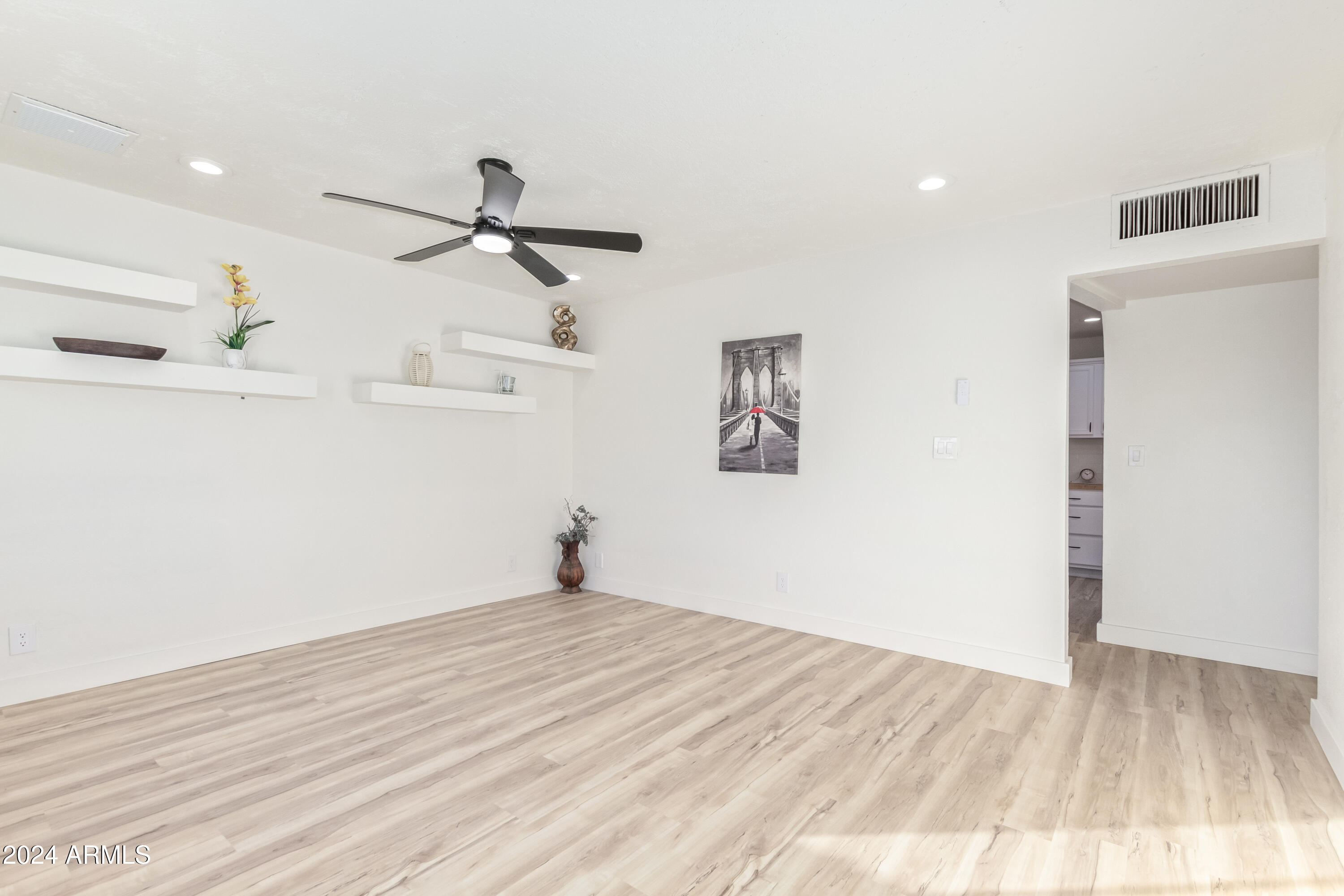 3350 West Wethersfield Road Phoenix, AZ 85029 - Photo 3 of 41 IMG_6104