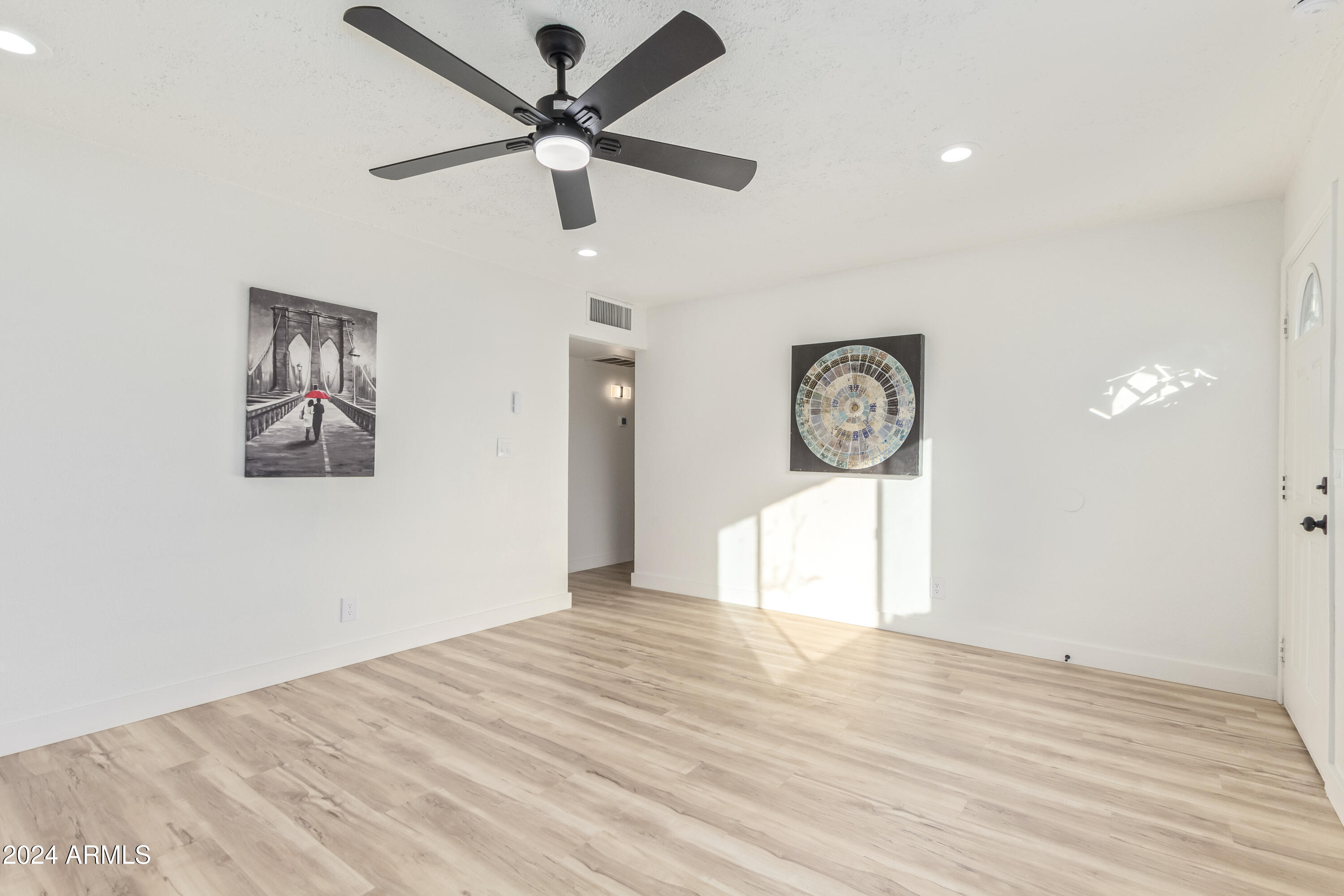 3350 West Wethersfield Road Phoenix, AZ 85029 - Photo 5 of 41 IMG_6098