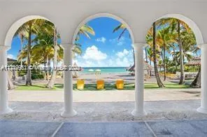 $3,850,000 | 570 Ocean Boulevard, Golden Beach, FL 33160