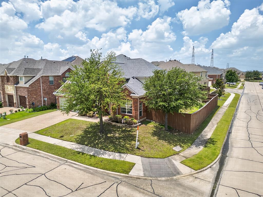 10115 Stone Harbor Way Irving, TX 75063 - Photo 6 of 40